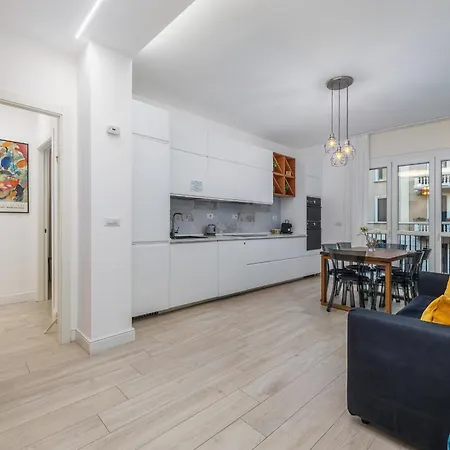 4 Min To Metro - 8 Min To Lin Airport - Area 아파트 *