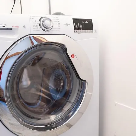 Duomo 7 Min - 3 Bedrooms, Terrace & Parking * Milano