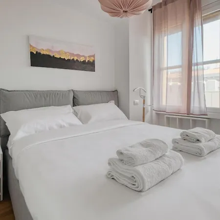 Just Urban Stays - Bilocale Moderno A Pochi Minuti Dal Duomo * 밀라노