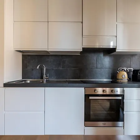 Fusetti Elegante Con Balcone In Zona Navigli Apartmán