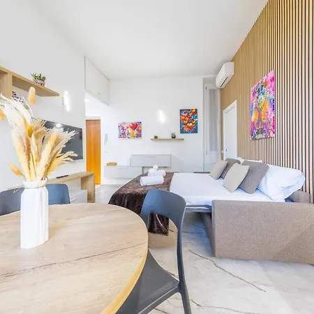 Luna Apartment, Luxurious 1bdr In The Center, Wifi * Mediolan