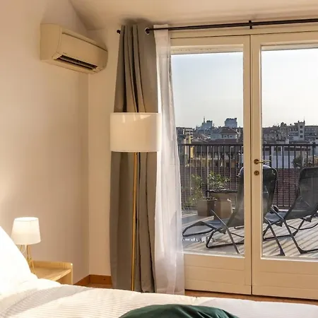 Апартаменты Duomo 7 Min - Panoramic Terrace & Two Bedrooms *