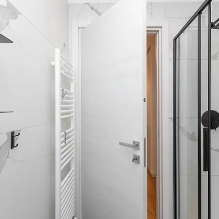 Daire I-host - Assietta Milano