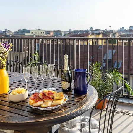 Duomo 7 Min - Panoramic Terrace & Two Bedrooms Апартаменты