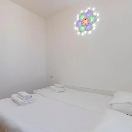 I-host - Assietta Apartman Milánó