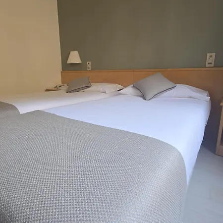 Mokinba Sant'ambroeus ميلان