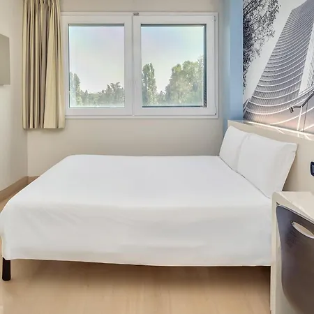 Cenisio Garibaldi Hotel Milano