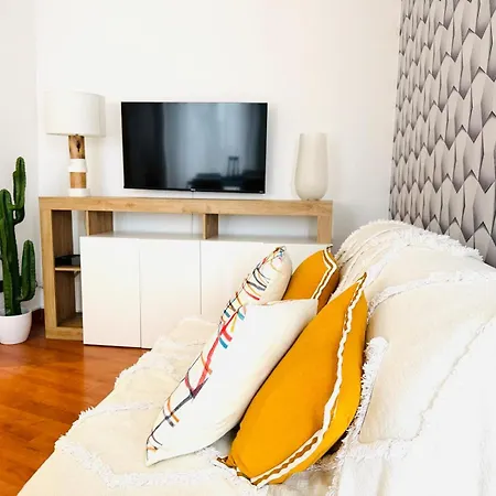 Comecasa 2 Bdr 450mt From Duomo