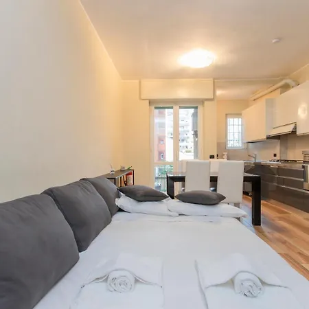 Prestigioso In Zona Tortona - Solari *