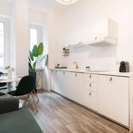 Easylife - - Tunisia 36 - Porta Venezia Apartment *