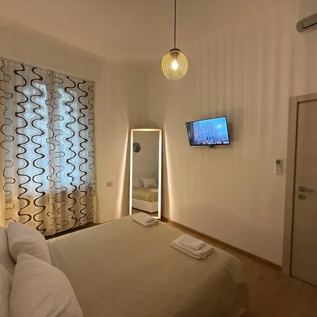 - 2br 2ba - 5 Min Walk To Metro & Train 公寓