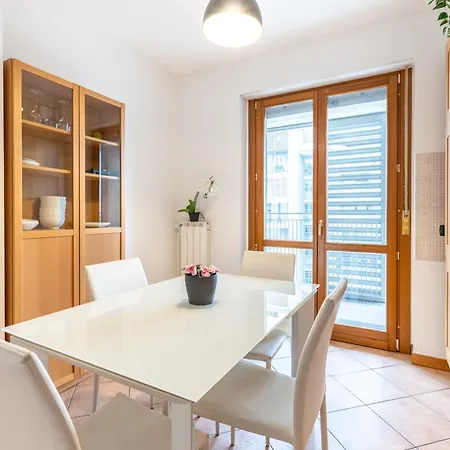 Luminoso Attico Con Garage Gratis Vicino Al Duomo E Allo Ieo