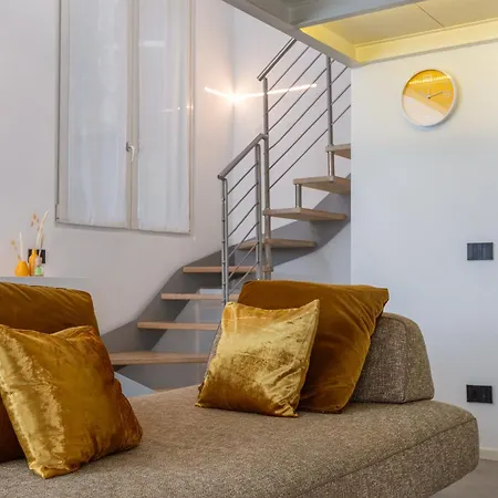 Artstay - Exclusive Near Metro M1, Ac, Parking アパート ミラノ