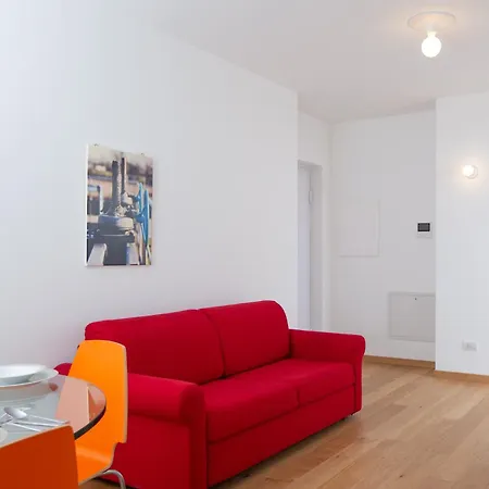 Daire New Palace - Luxury Next To Metro M4 *