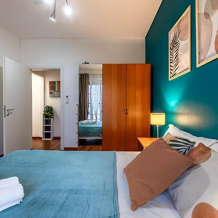 Porta Romana Luminoso Trilocale Con Balcone Милан