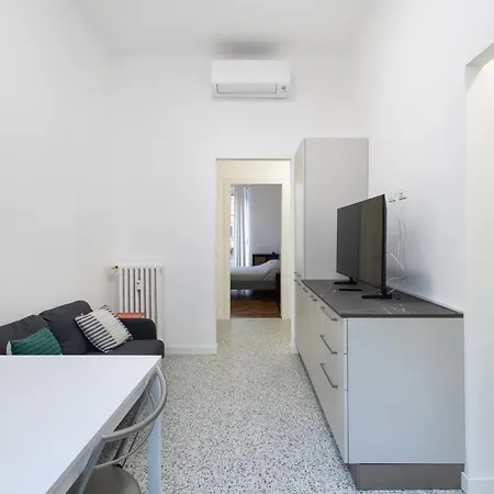 Magnolia - Porta Romana Center * Milán