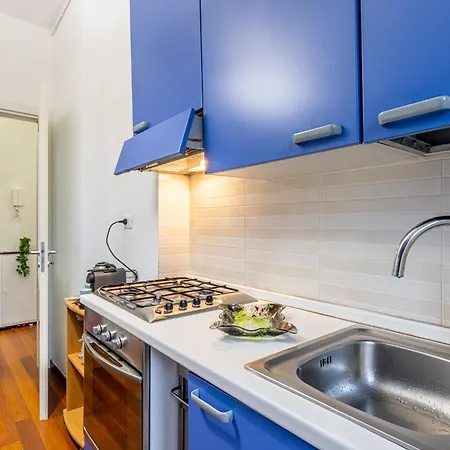 Porta Romana Luminoso Trilocale Con Balcone Апартаменты