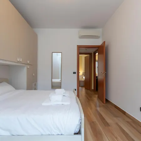 Prestigioso In Zona Tortona - Solari 아파트