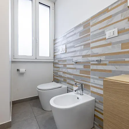 Porta Romana Luminoso Trilocale Con Balcone *