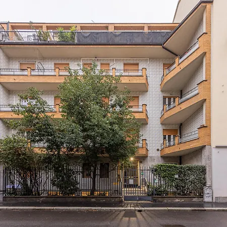 Porta Romana Luminoso Trilocale Con Balcone Апартаменты *