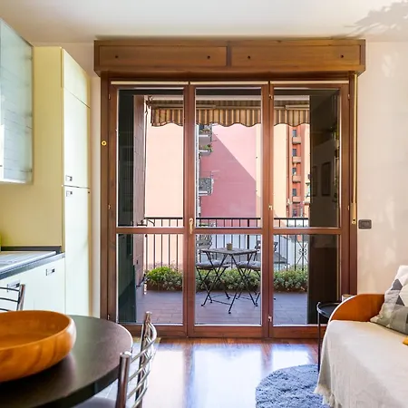 Апартаменты Exclusive With Terrace At 15 Min To Duomo *