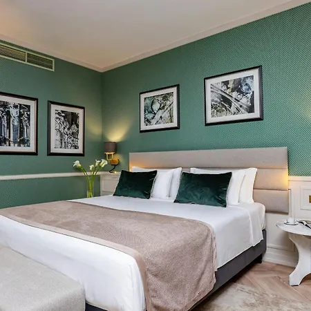 Leonardo Center 4*