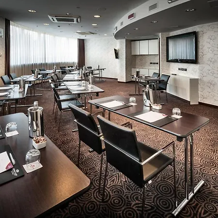 Crowne Plaza By Ihg 4*