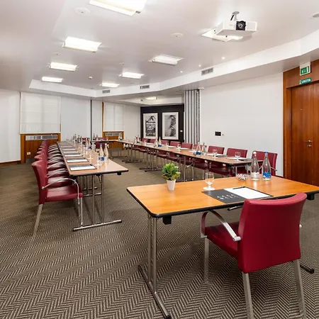 Garibaldi Station By Ihg