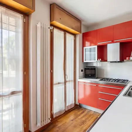 Modern With Jacuzzi, Terrace And Private Garage Apartmán Milán