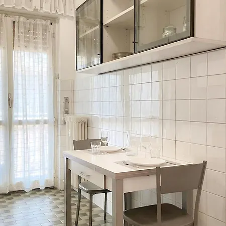 Spacious & Bright Flat Near Bocconi & Navigli Daire Milano