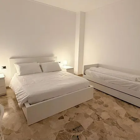 Casa Alisella בית הארחה 3*