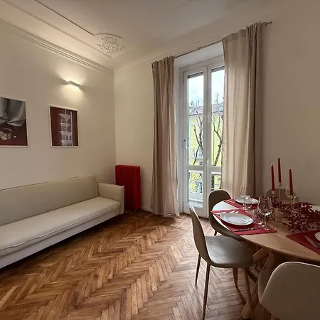 Newly Renovated 2br Near Bocconi & Metro Nyaraló