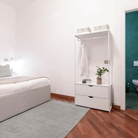 Penzion Easylife - In Via Della Spiga 4*