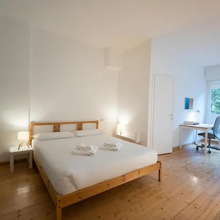 Free Parking, 2 Min To Metro, 8 Min To Rho Fair Apartamento *