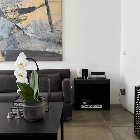 Urban Retreat Minutes Away From Duomo Cathedral