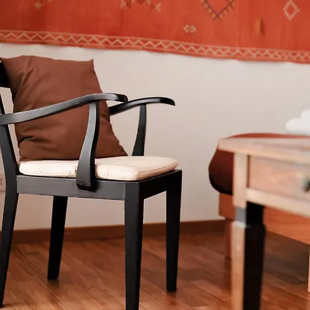 Just Urban - Exclusive 1br Center With Balcony * ميلان
