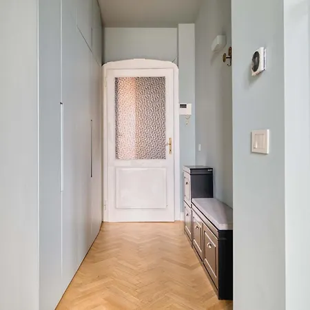 Bright 2br Near Arco Della Pace *