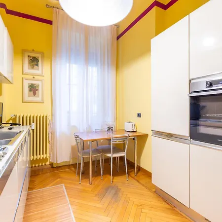 Pianob Duomo - Spacious 2br For 8 In Apartment Milan