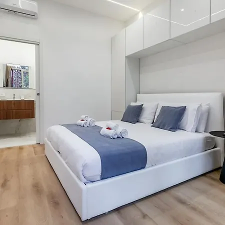 Luxury 2-bedroom Station *