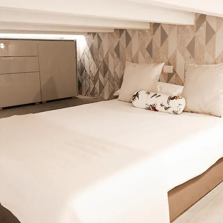 公寓 Isola Loft 5 Minutes Walk From Garibaldi Station