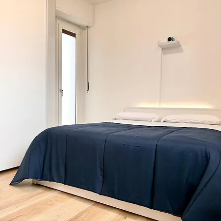 Art - Free Parking Milano