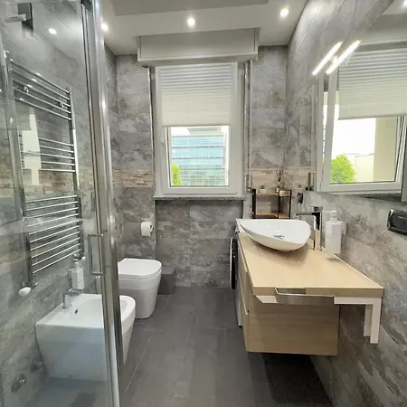 10 Minutes From Fiera With Large Terrace 아파트