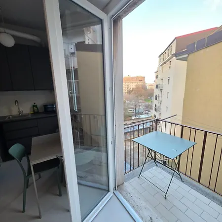 公寓 Maciachini - Menabrea With Balcony Next To Metro M1 - 15 Min To Duomo 米兰
