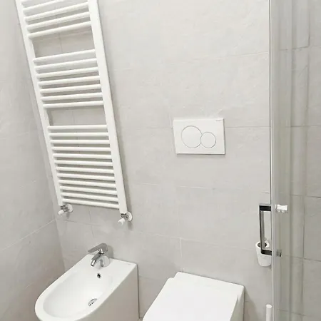 Apartman Lomellina 14 *
