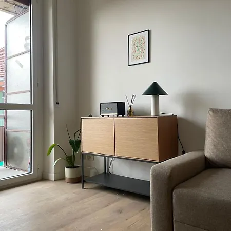 Appartement Design And Comfort In West Milan