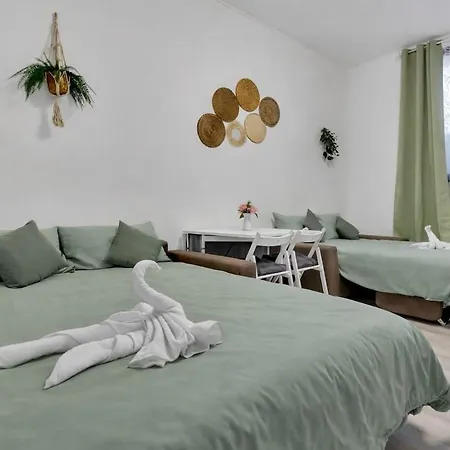 Apartament Group-friendly Flat 10 Minutes From The Stadium Wifi Pet *