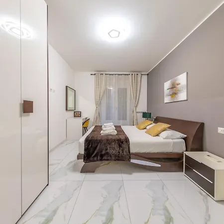 Porta Venezia 6 Posti Letto, Ampio Con Wifi Milano