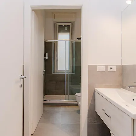 Repubblica Flat * Milan