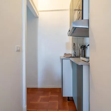 Skyline View Loft - Chinatown & Garibaldi *