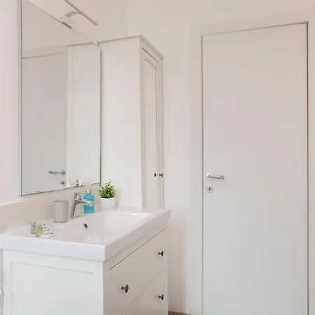 Corvetto Modern - Steps From M3 Corvetto Appartement Milaan